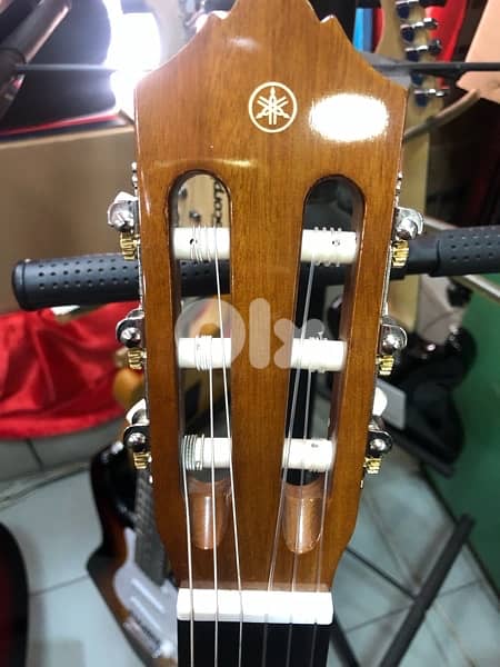 Yamaha classic guitar غيتار كلاسيك ياماها 1