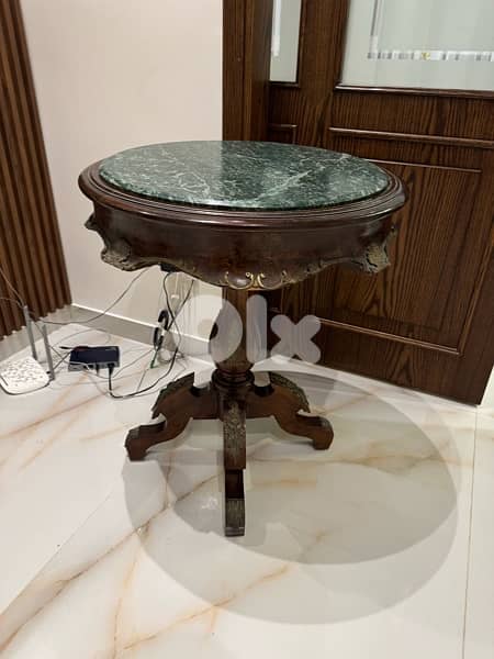 ROUND TABLE  FOR SALE 1