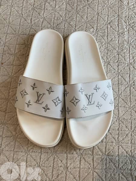 Louis Vuitton White Monogram Slides 9