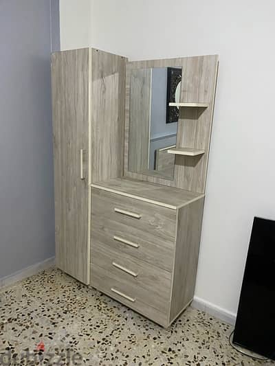 Shavnirah with mirrors