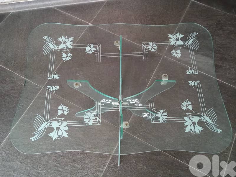 طاولة زجاج مستطيلة الشكل 2