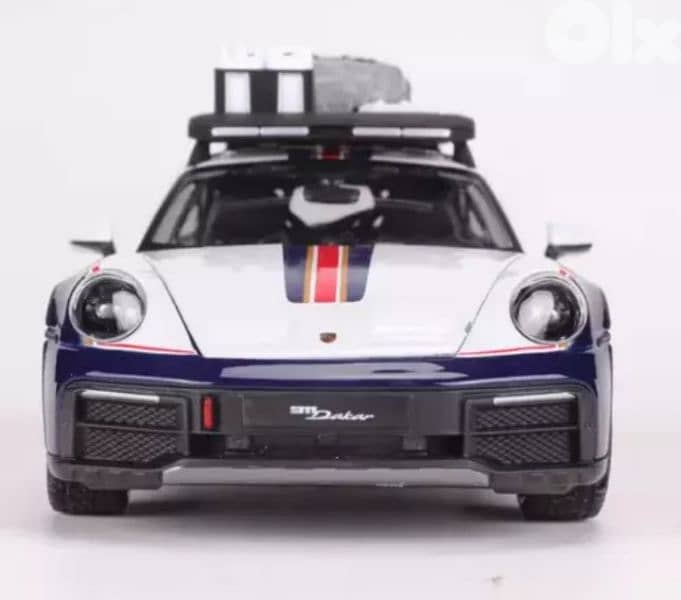 Porsche 911(992) Dakar diecast car model 1:24. 5