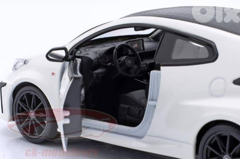 Toyota GR Yaris 2021 diecast car model 1:24. 4