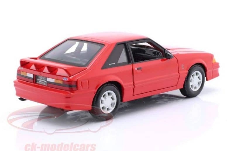 Ford Mustang SVT Cobra '93 diecast car model 1:24 2