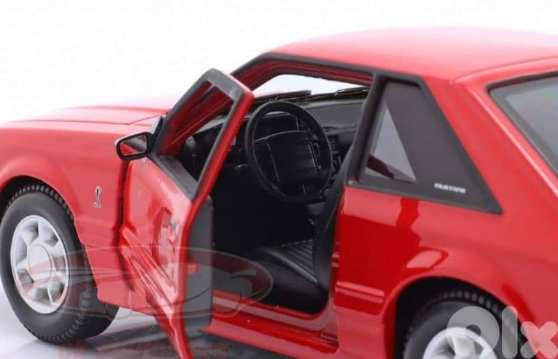 Ford Mustang SVT Cobra '93 diecast car model 1:24 3