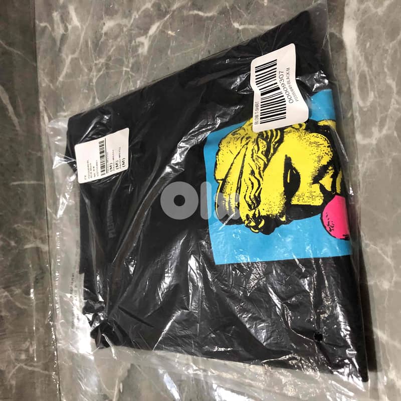 PLEASURES Blow T-Shirt SIZE M 1