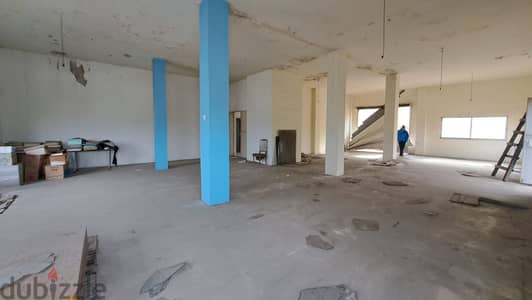 Depot & Office For Rent In Dora + 400m2 Terrace/مستودع للأيجار فالدورة
