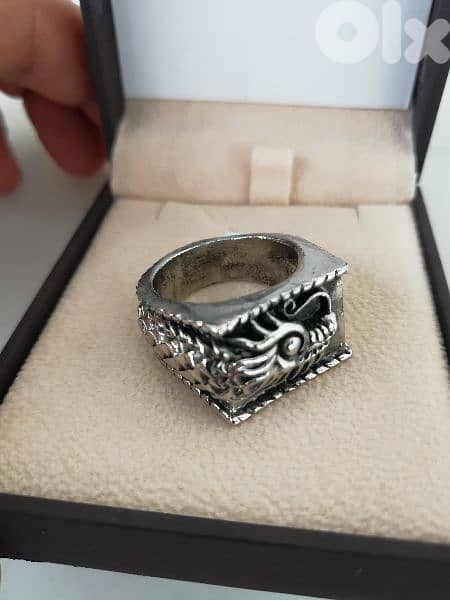 خاتم التنين 1