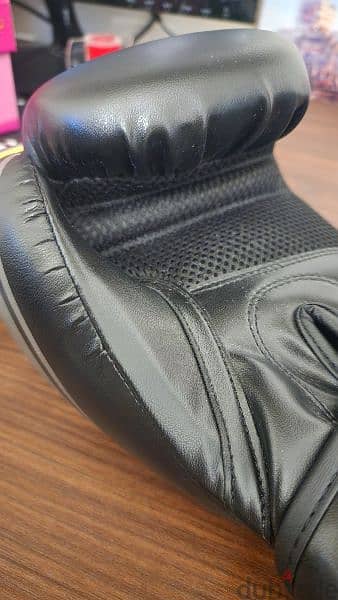 Boxing gloves بوكسينغ 2