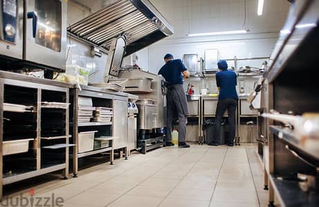 مطلوب شاب للعمل على قسم التنظيفات Cleaner Employee Needed