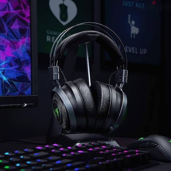 Razer Nari Ultimate Wireless 7.1 Surround Sound Gaming Headset 6