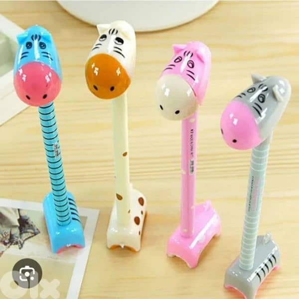 cute standing giraffe pen 0