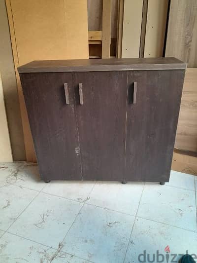 خزانة أحذية حجم وسط جديد