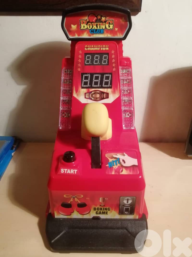 Boxing club finger punch desk toy 2