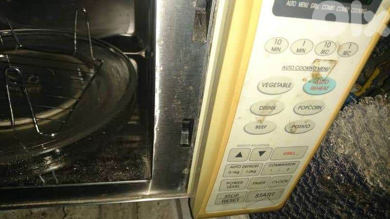 microwave haier very good condition 2