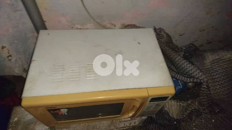 microwave haier very good condition 3