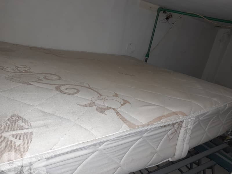 فرشة تخت للبيع 0