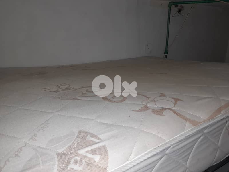 فرشة تخت للبيع 1