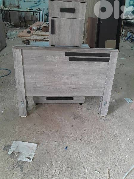 تخت مفرد ونص عرض 120 سم 0