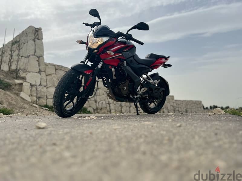 Bajaj Pulsar 200 NS 4