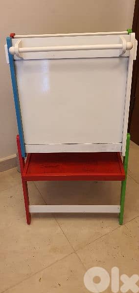 White wooden board/ لوح خشبي 1
