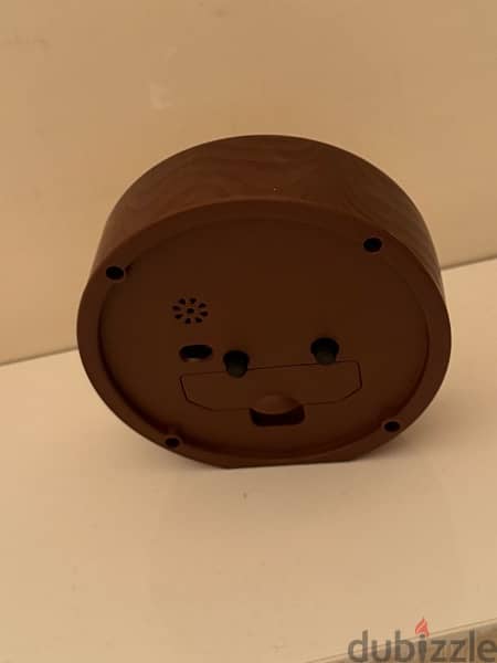 Simple Round Plastic Alarm Clock Small Desktop Clock 4
