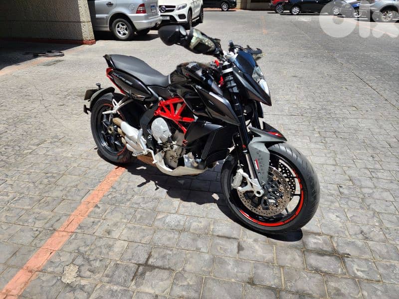 MV Agusta Rivale 800 1