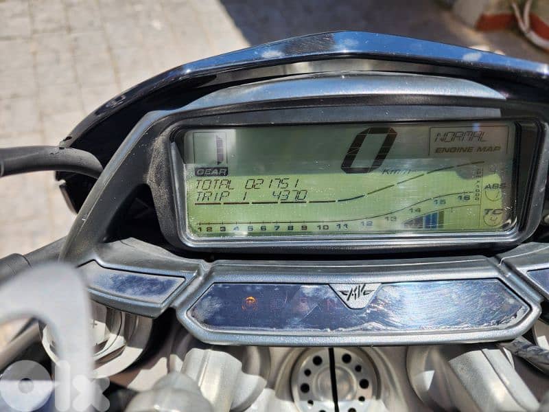 MV Agusta Rivale 800 5