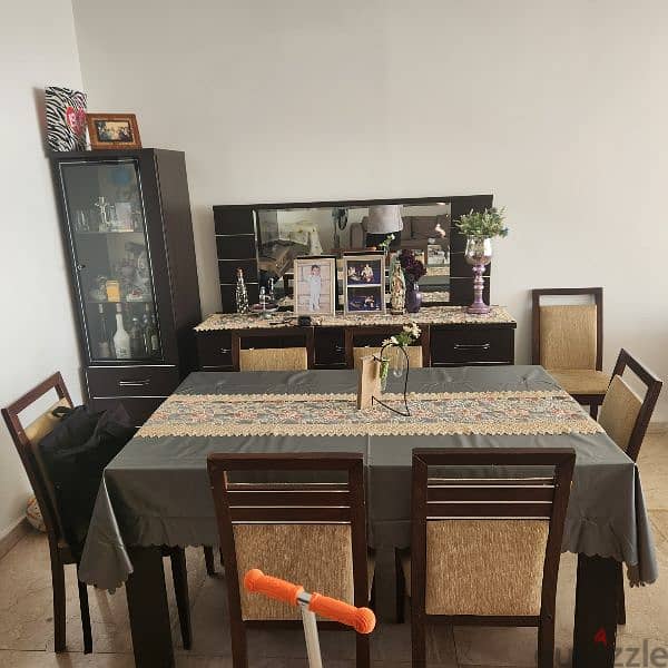 Full dinning table 0