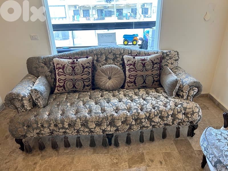 full luxurious living room 2