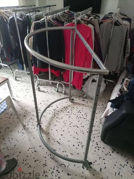 clothes hanger ستاند تياب 1