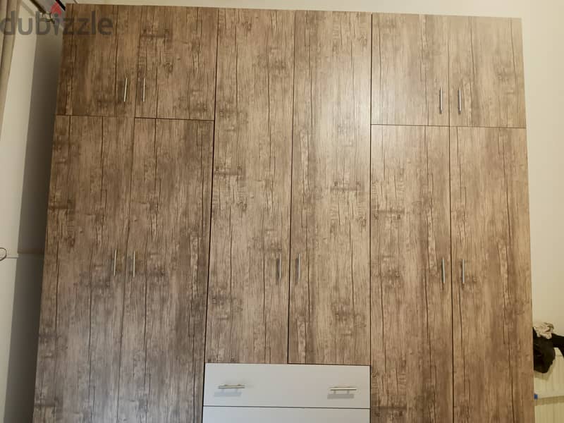 Closet+commode+2bedside like new!! 2