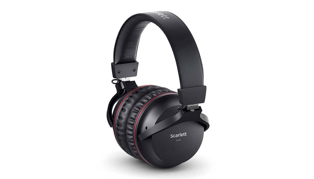 Focusrite Scarlett Solo Studio G4 Recording Pack 3