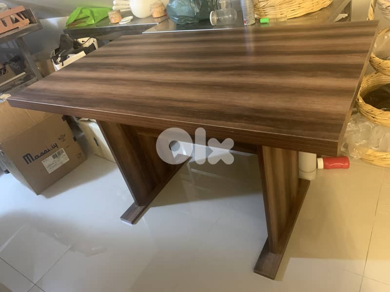 shop wooden central island display with top glass & office tables 5