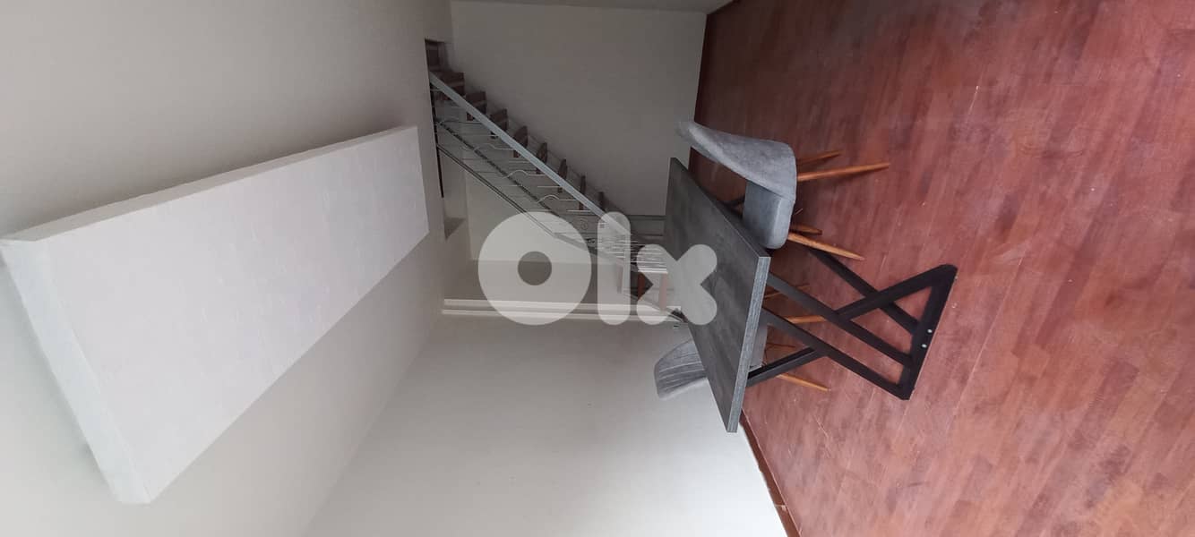 Office in commercial center in Zalka for rentمكتب في المركز التجاري 0