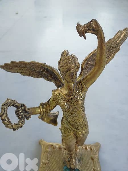 تمثال امرأة الثورة الفرنسية 4