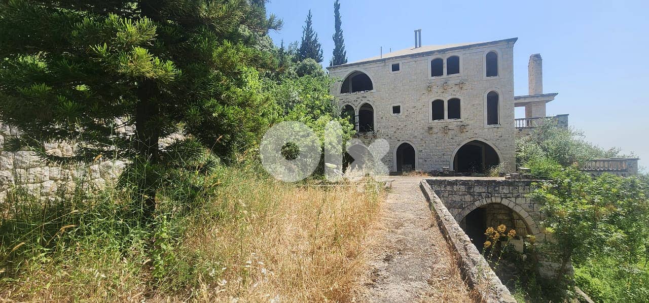 L15498-Core And Shell Traditional Lebanese Villa for Sale In Chnaniir 0