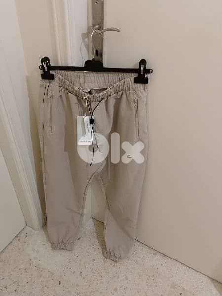 بنطلون رجالي قماش بعدو جديد ماركة LACOSTE قياس XL السعر 15$ 0