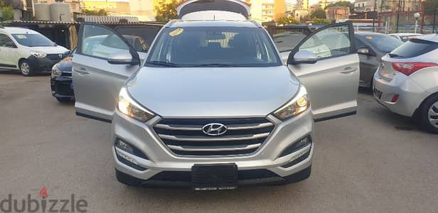Hyundai Tucson 2017 source company 4WD 2.0L f. o ABS AIRBAG navigation
