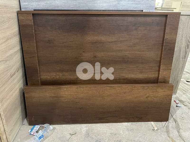 تخت مفرد ونص عرض 120 سم 0