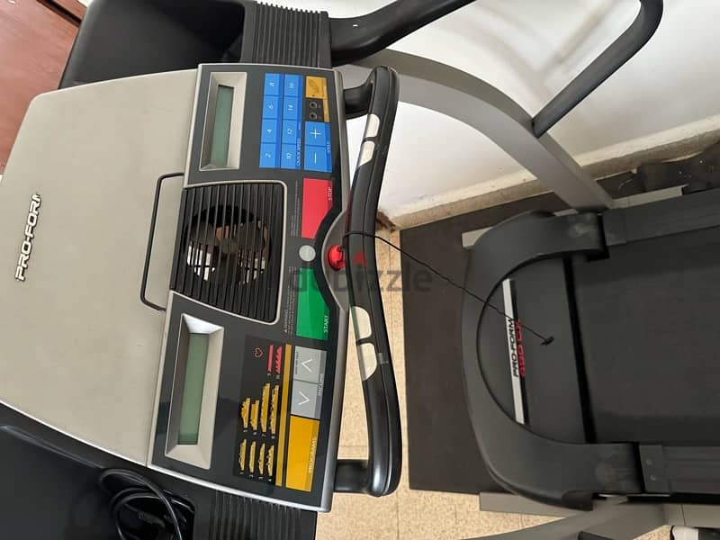 proform 490cx folding treadmill 3