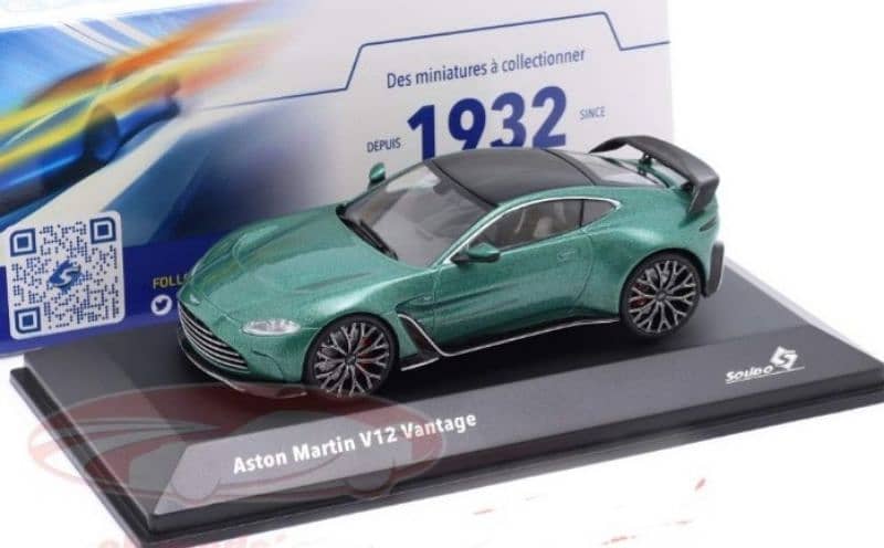 Aston Martin Vantage V12 (2023) diecast car model 1;43. 0
