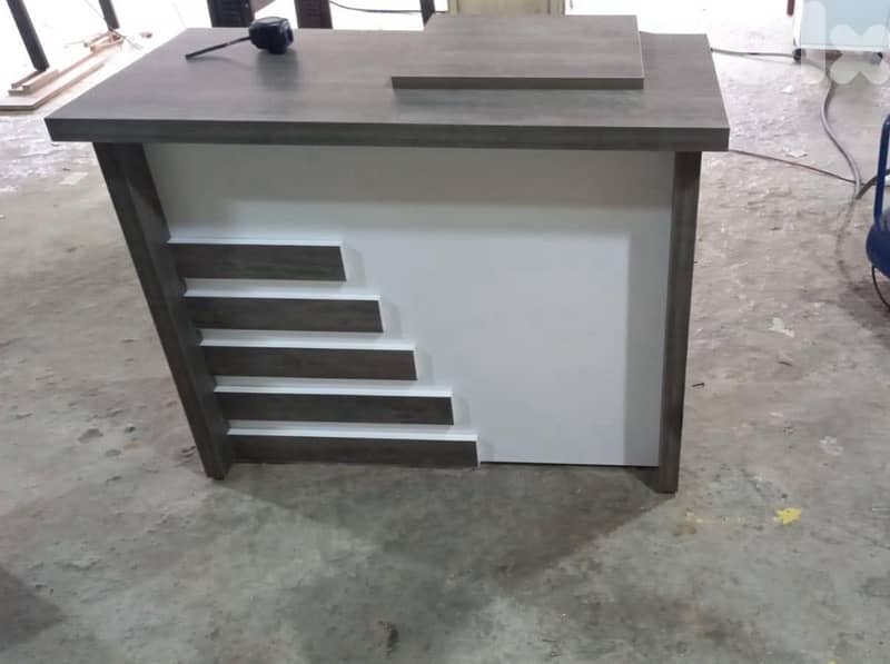 One meter office desks.            مكاتب صغيرة 9