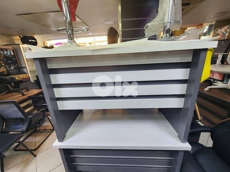 One meter office desks.            مكاتب صغيرة 10