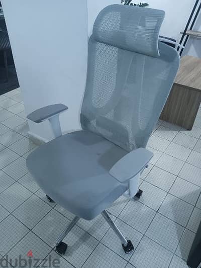 كرسي مكتب