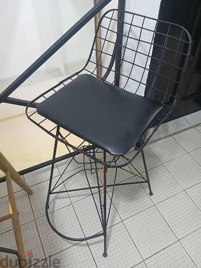 كرسي بار حديد