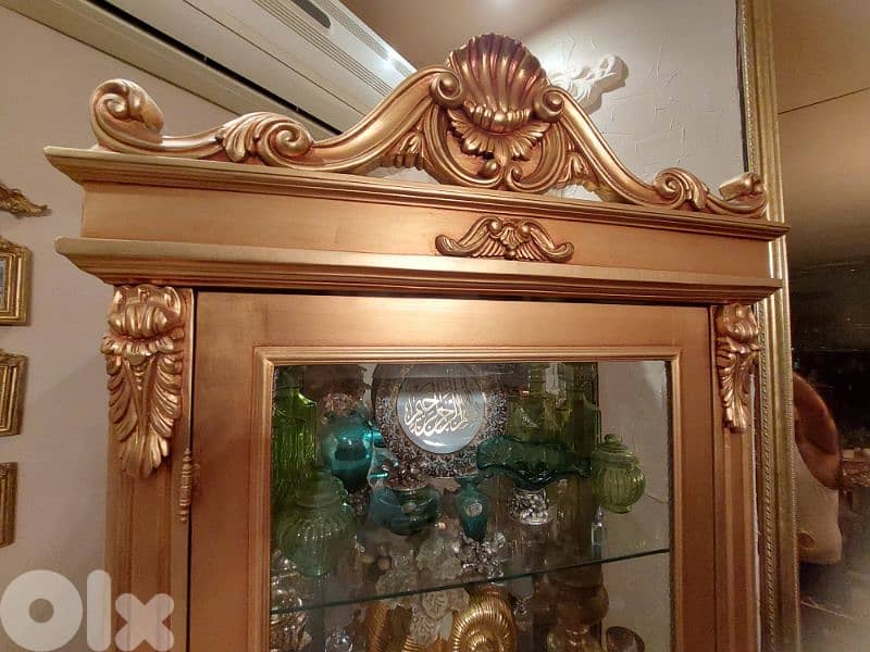 Luxurious Wooden Showcase - فاترينة خشب فخمة 3