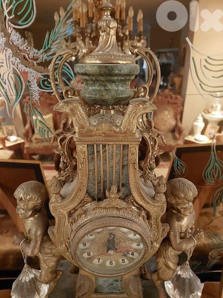 ساعة و شمعدانين Clock and 2 Candlesticks 8