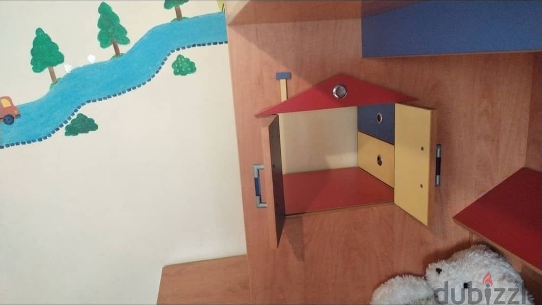 غرفة نوم مؤلفه من تخت عدد ٣ 6