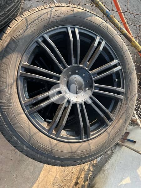 4 Rims black and 4 Michelin tires 0